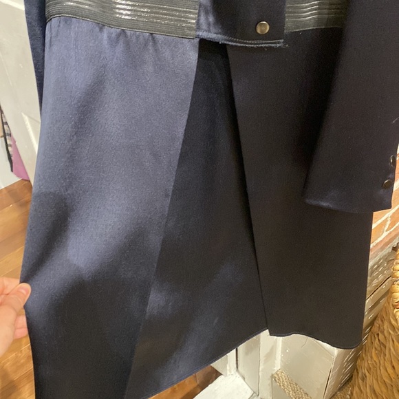 Sophisticated Designer silk jacket, one of a kind. - Picture 4 of 8